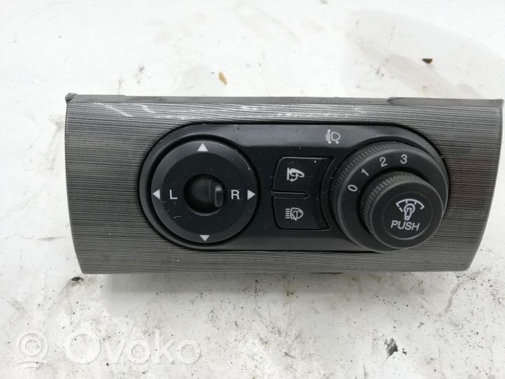 Chevrolet Captiva Przycisk / Pokrętło regulacji świateł UG8F23