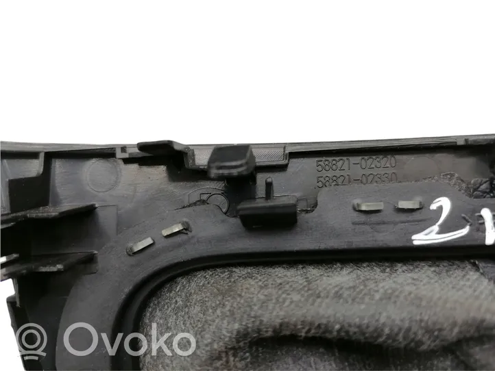 Toyota Auris 150 Drążek / Pokrętło zmiany biegów 5882102320