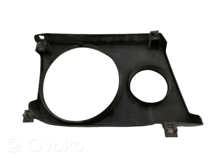 Nissan Terrano Rivestimento sotto il faro/fanale 62417F