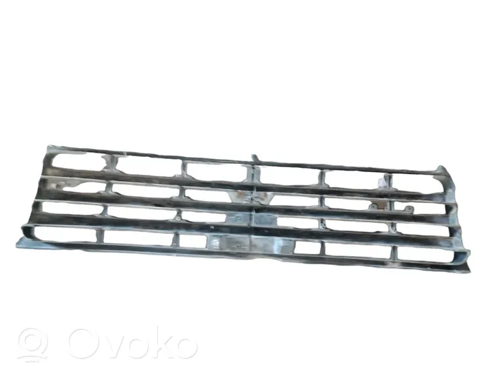 Mitsubishi Pajero Front bumper upper radiator grill 