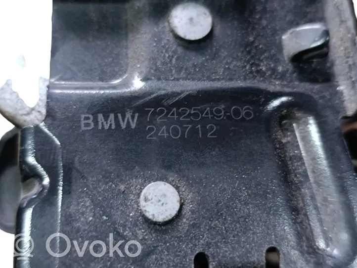 BMW 1 F20 F21 Konepellin lukituksen vastakappale 724254906