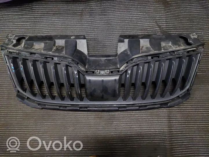 Skoda Octavia Mk3 (5E) Grille de calandre avant 