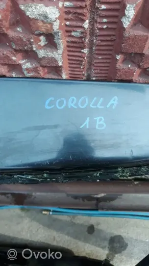 Toyota Corolla E120 E130 Tylna klapa bagażnika 