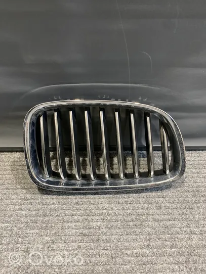 BMW 5 GT F07 Grille calandre supérieure de pare-chocs avant 7200170