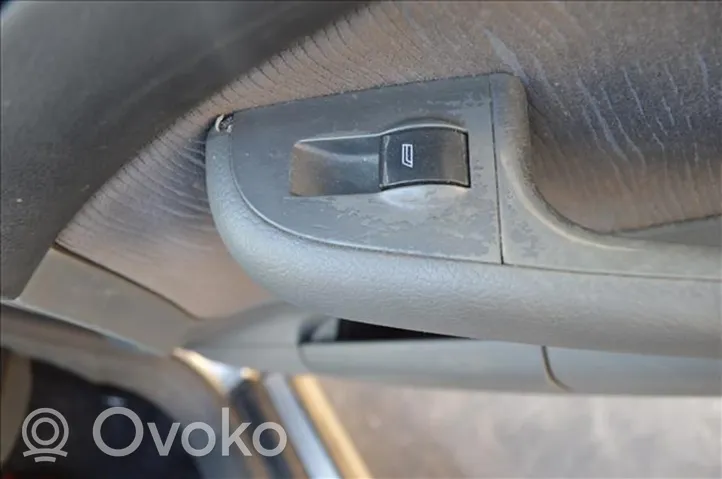 Audi A6 S6 C4 4A Elektrisko logu slēdzis 