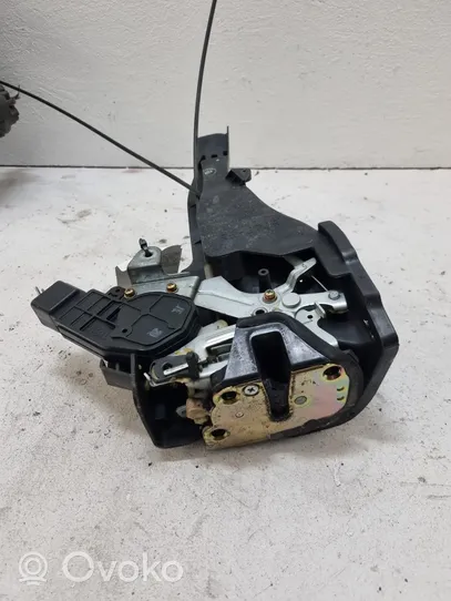 Toyota Avensis Verso Rear door lock 