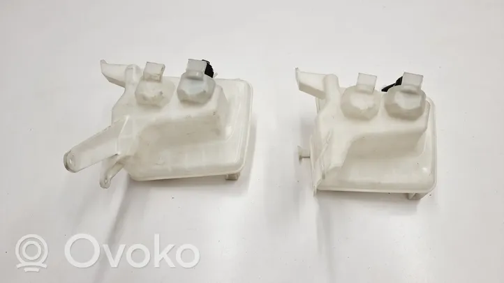 Toyota Auris E180 Réservoir de liquide lave-glace 060851-424