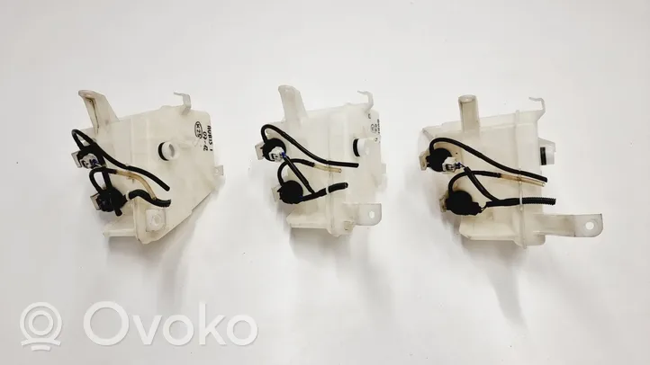 Toyota Auris 150 Windshield washer fluid reservoir/tank 060851-252