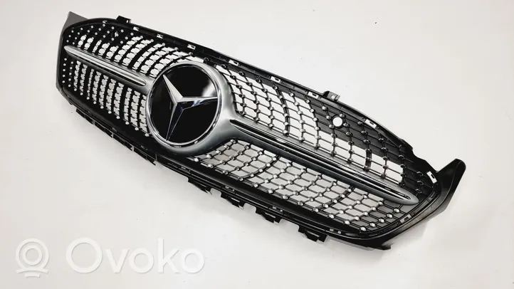 Mercedes-Benz CLA C118 X118 Grille de calandre avant A1188880000