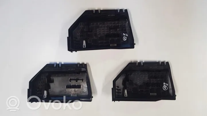 Ford Mondeo MK IV Tapa de caja de fusibles 6G9T-14A076-AF