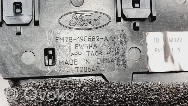 Ford Edge II Kojelaudan keskiosan tuuletussuuttimen ritilä EM2B-19C682-A