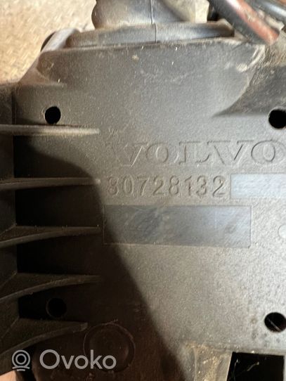Volvo XC70 Skrzynka bezpieczników / Komplet 30728132