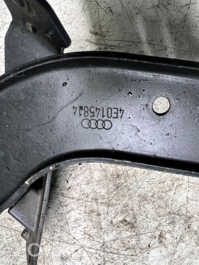 Audi A8 S8 D3 4E Staffa di montaggio del tubo dell’intercooler 4F0145814