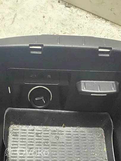 BMW X5 E70 Armrest 