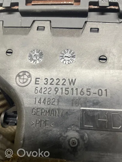 BMW 3 E90 E91 Kojelaudan sivutuuletussuuttimen kehys 144821