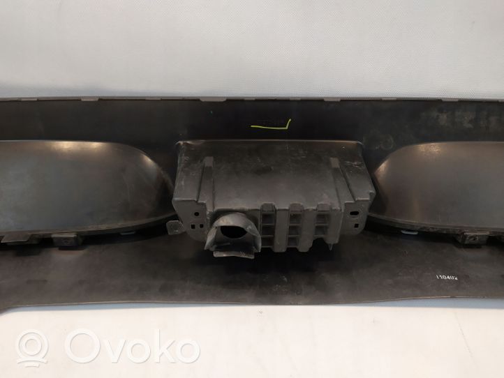 Suzuki Vitara (LY) Moldura inferior del parachoques trasero 7187186R