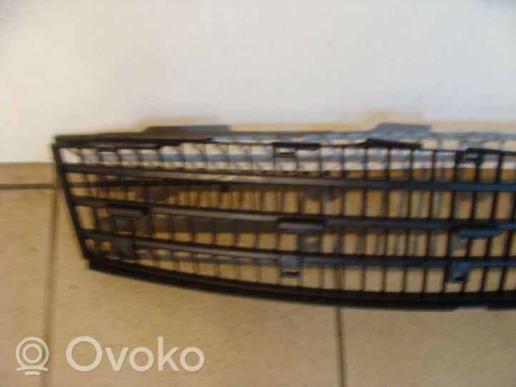 Renault Clio III Grille inférieure de pare-chocs avant 