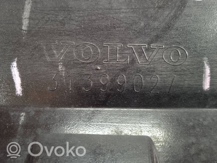 Volvo XC90 Zderzak przedni 31399027