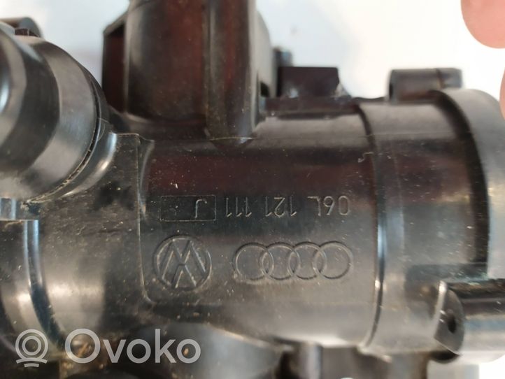 Audi A5 Pompa wody 06L121111J