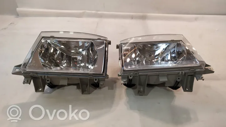 Mitsubishi Canter Lampa przednia MK581218