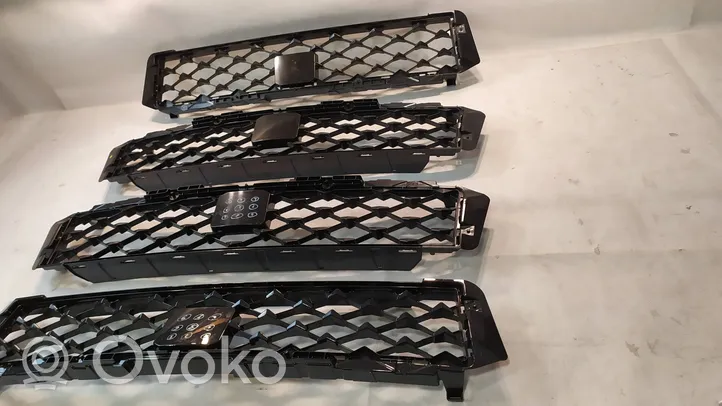 Cupra Formentor Grille inférieure de pare-chocs avant FA50107569