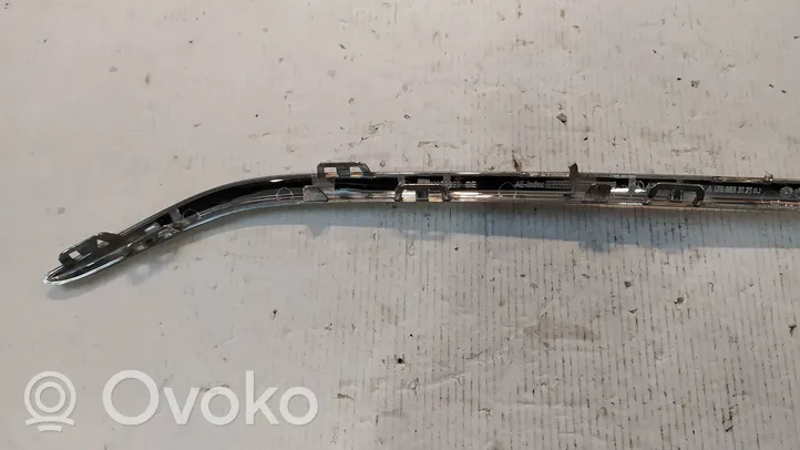 Mercedes-Benz A W176 Apdailinė priekinio bamperio juosta A1768853121