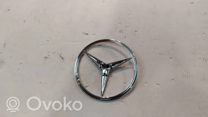 Mercedes-Benz E W211 Mostrina con logo/emblema della casa automobilistica B400130007