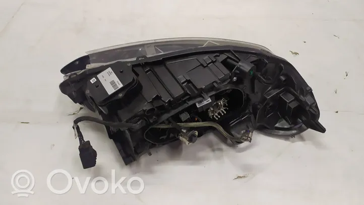 Volvo XC60 Lampa przednia 31395896