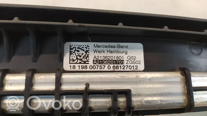 Mercedes-Benz E W213 Ylempi jäähdyttimen ylätuen suojapaneeli A2136201701