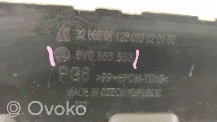 Skoda Fabia Mk3 (NJ) Etupuskurin ylempi jäähdytinsäleikkö 6V0853653