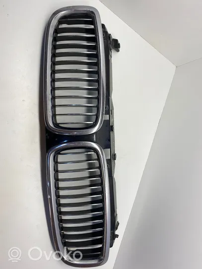 BMW 7 E65 E66 Grille calandre supérieure de pare-chocs avant 7037727