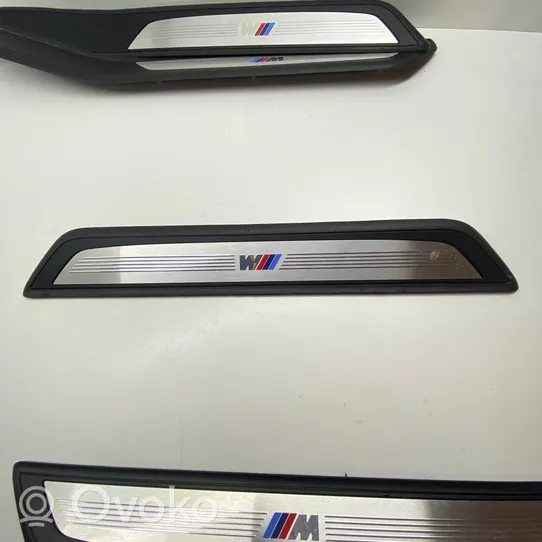 BMW 7 F01 F02 F03 F04 Altro elemento di rivestimento sottoporta/montante 22339910