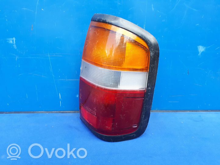 Nissan Pathfinder R50 Lampa tylna 22063403R