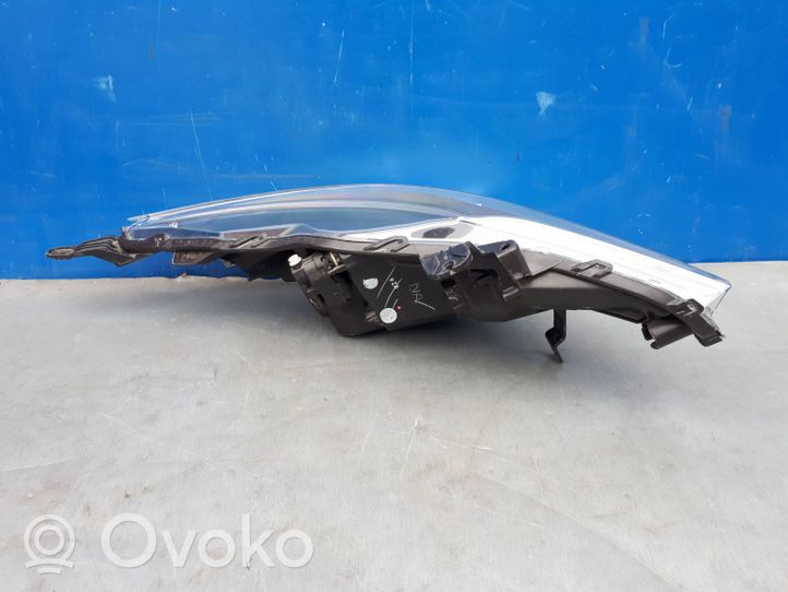 Toyota Aygo AB40 Lampa przednia 0H17