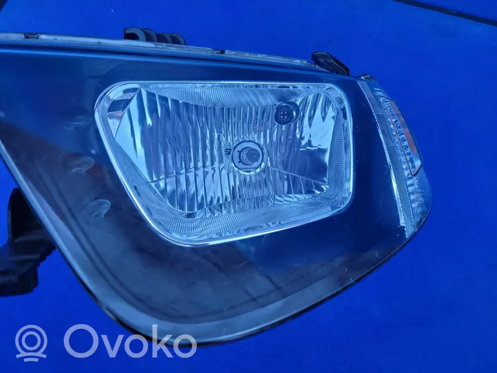 Mitsubishi L200 Lampa przednia MN146959