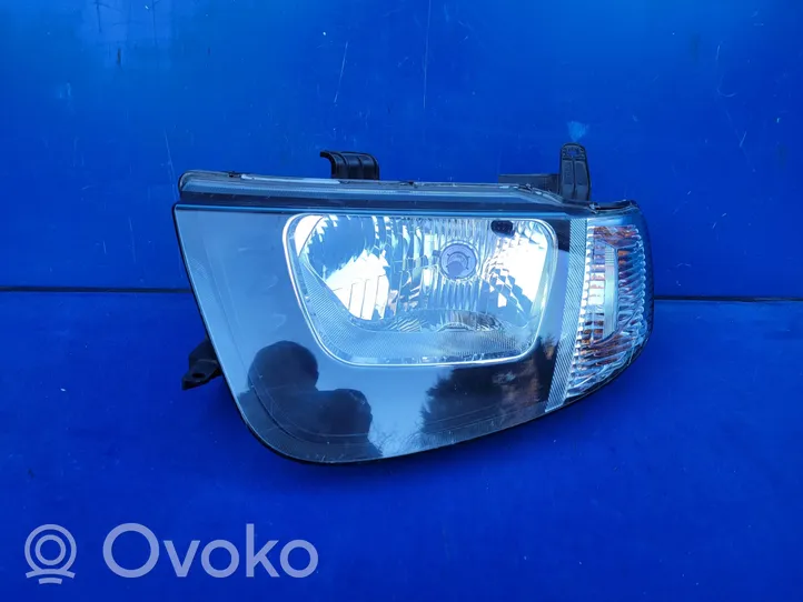 Mitsubishi L200 Lampa przednia MN146959