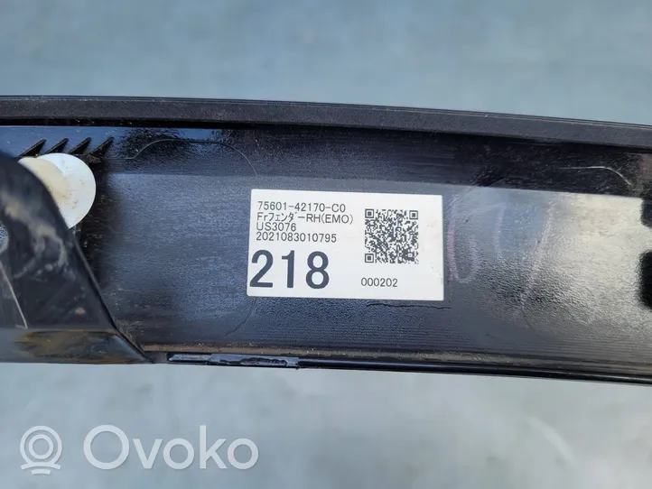 Toyota RAV 4 (XA50) Garniture pour voûte de roue avant 7560142170