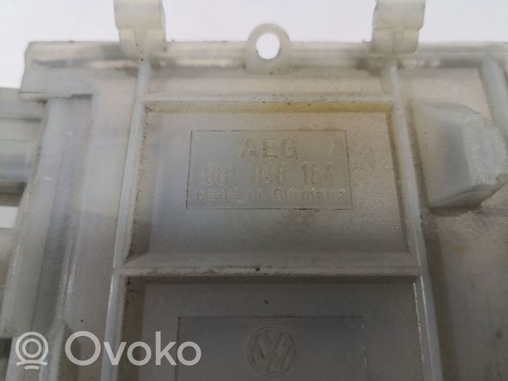 Volkswagen PASSAT B3 Mazā radiatora ventilatora reostats 881048164
