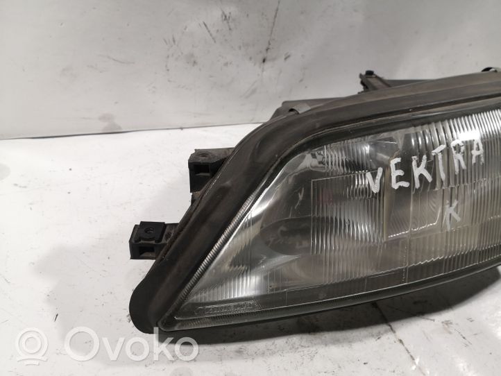 Opel Vectra B Lampa przednia 54532889