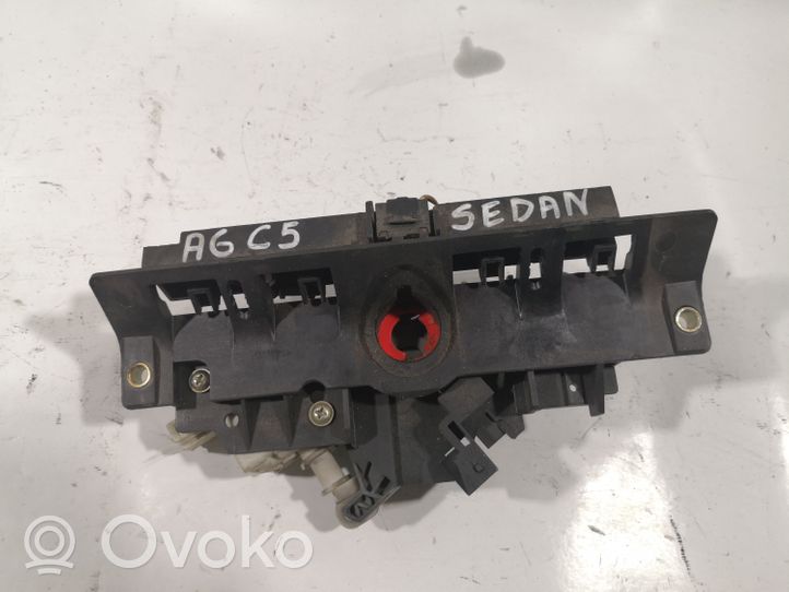 Audi A6 S6 C5 4B Klamka zewnętrzna drzwi tylnych samochodów dostawczych 4B0827565H