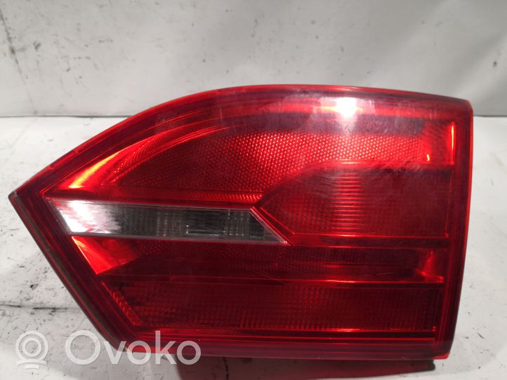 Volkswagen Jetta VI Lampy tylnej klapy bagażnika 