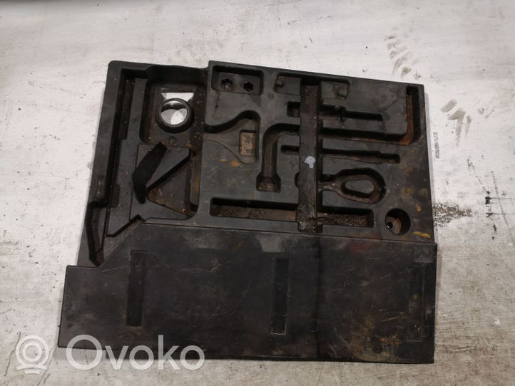 BMW Z3 E36 Tool box 71111093840