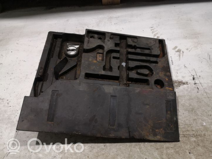 BMW Z3 E36 Tool box 71111093840