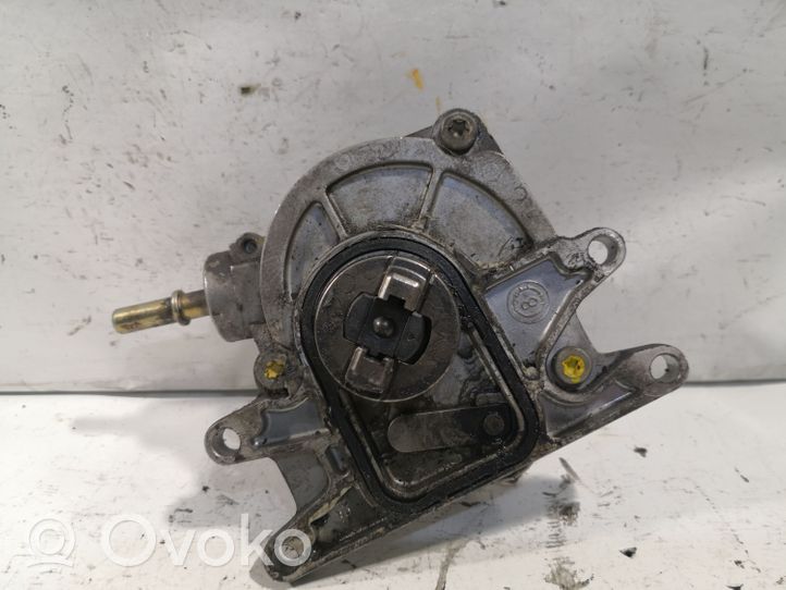 Opel Astra G Vacuum pump 0252738