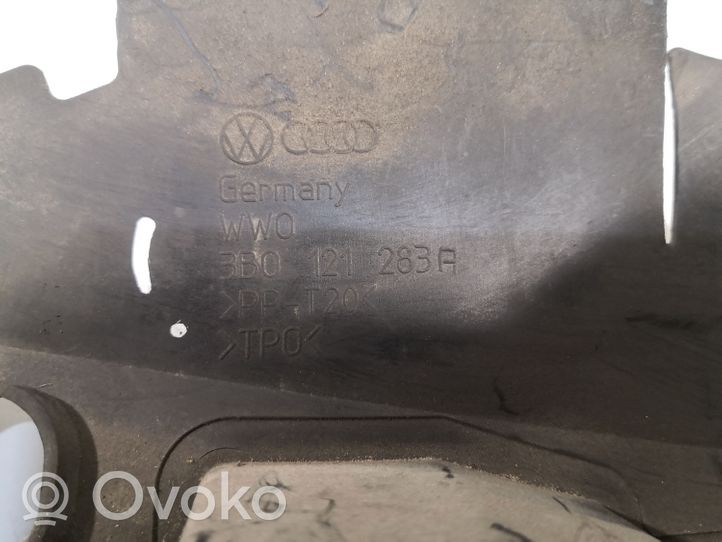 Volkswagen PASSAT B5 Wlot / Kanał powietrza intercoolera 3B0121283F