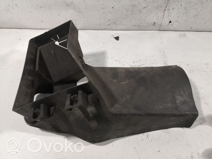 Volkswagen PASSAT B5 Canal de guidage d'air du refroidisseur 3B0121467B