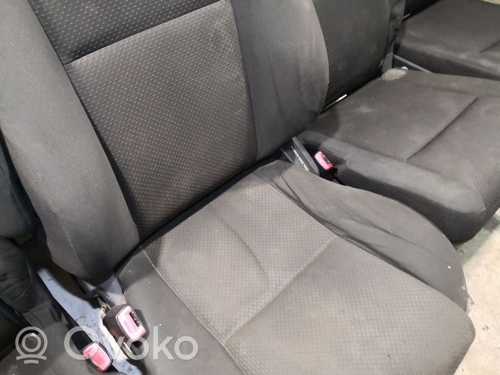 Toyota Corolla Verso AR10 Istuinsarja 