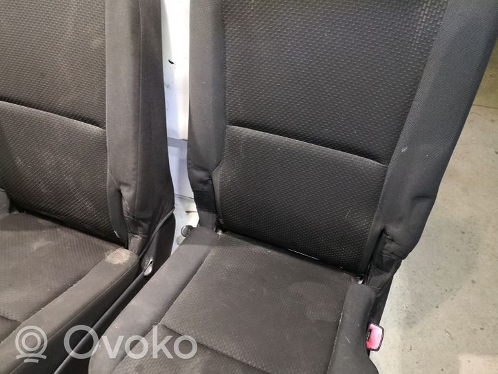 Toyota Corolla Verso AR10 Istuinsarja 