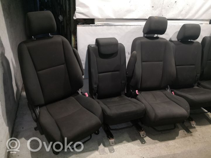 Toyota Corolla Verso AR10 Set sedili 