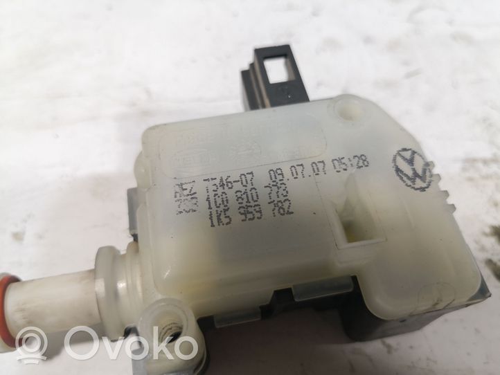 Volkswagen Phaeton Fuel tank cap lock motor 1K5959782